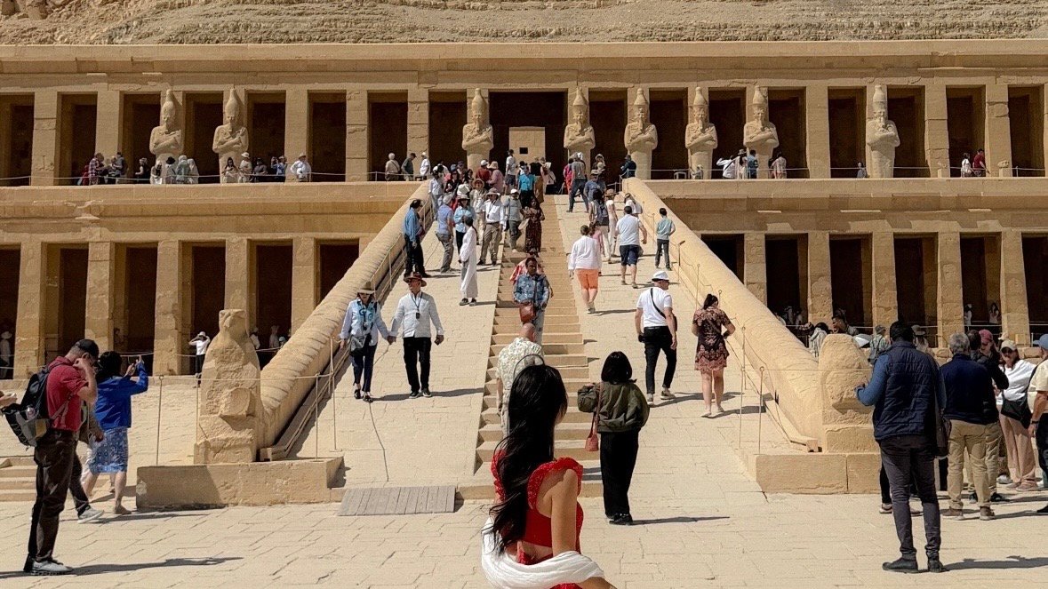 West Bank of Luxor Day Tour – Valley of the Kings, Hatshepsut Temple & Colossi of Memnon